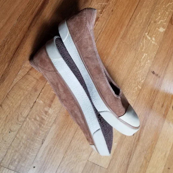 UGG Suede Slip on Sneakers - Picture 7 of 8